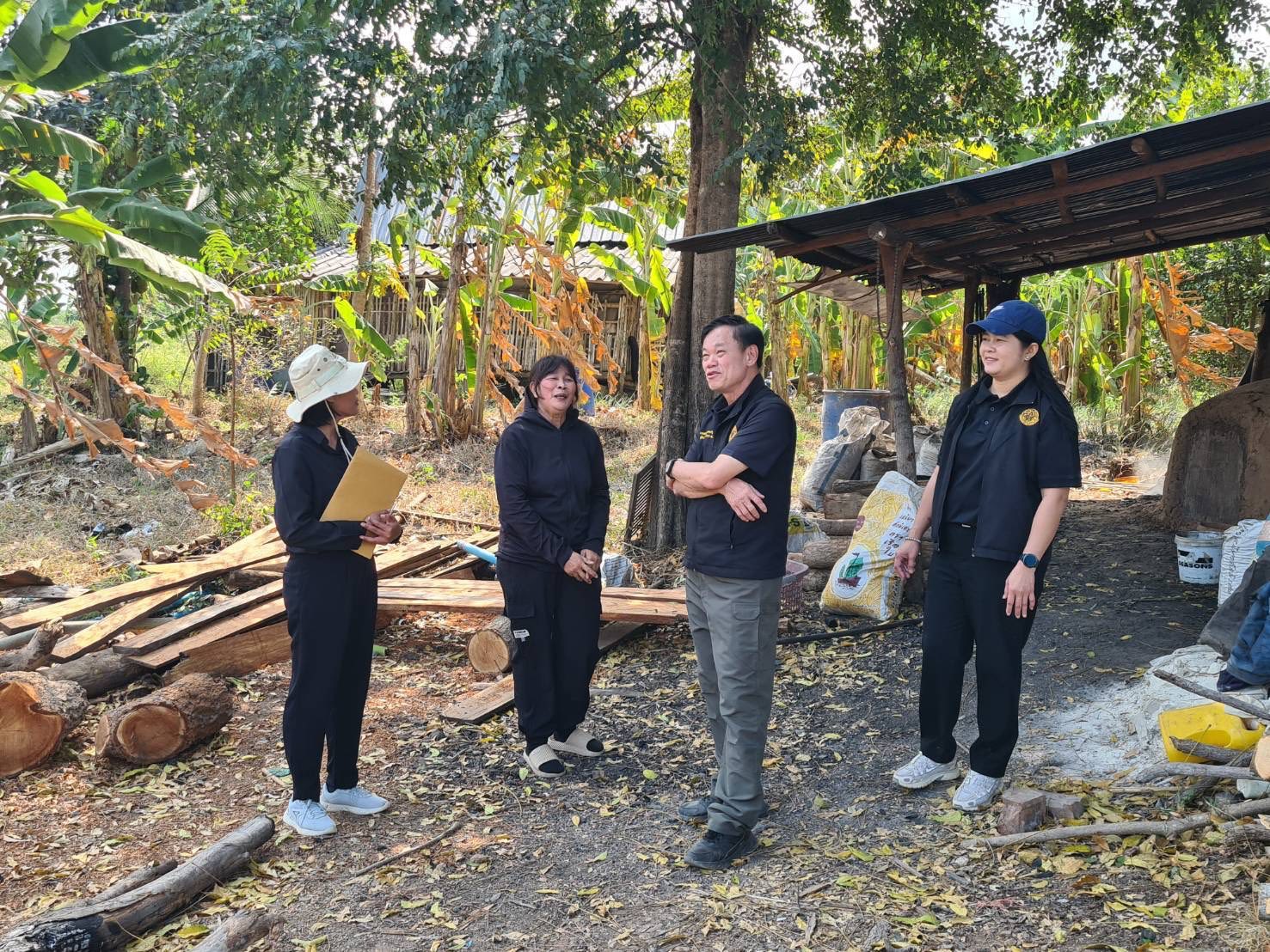 title - ผู้ตรวจราชการกรม ลงพื้นที่โครงการแก้ไขปัญหาที่ดินสภาประชาชน 4 ภาค จังหวัดเพชรบุรี